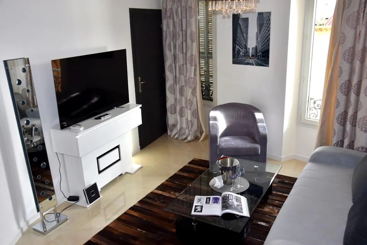 Residence D'Azur Apartments Near Palais Des Festivals Cannes Francia
